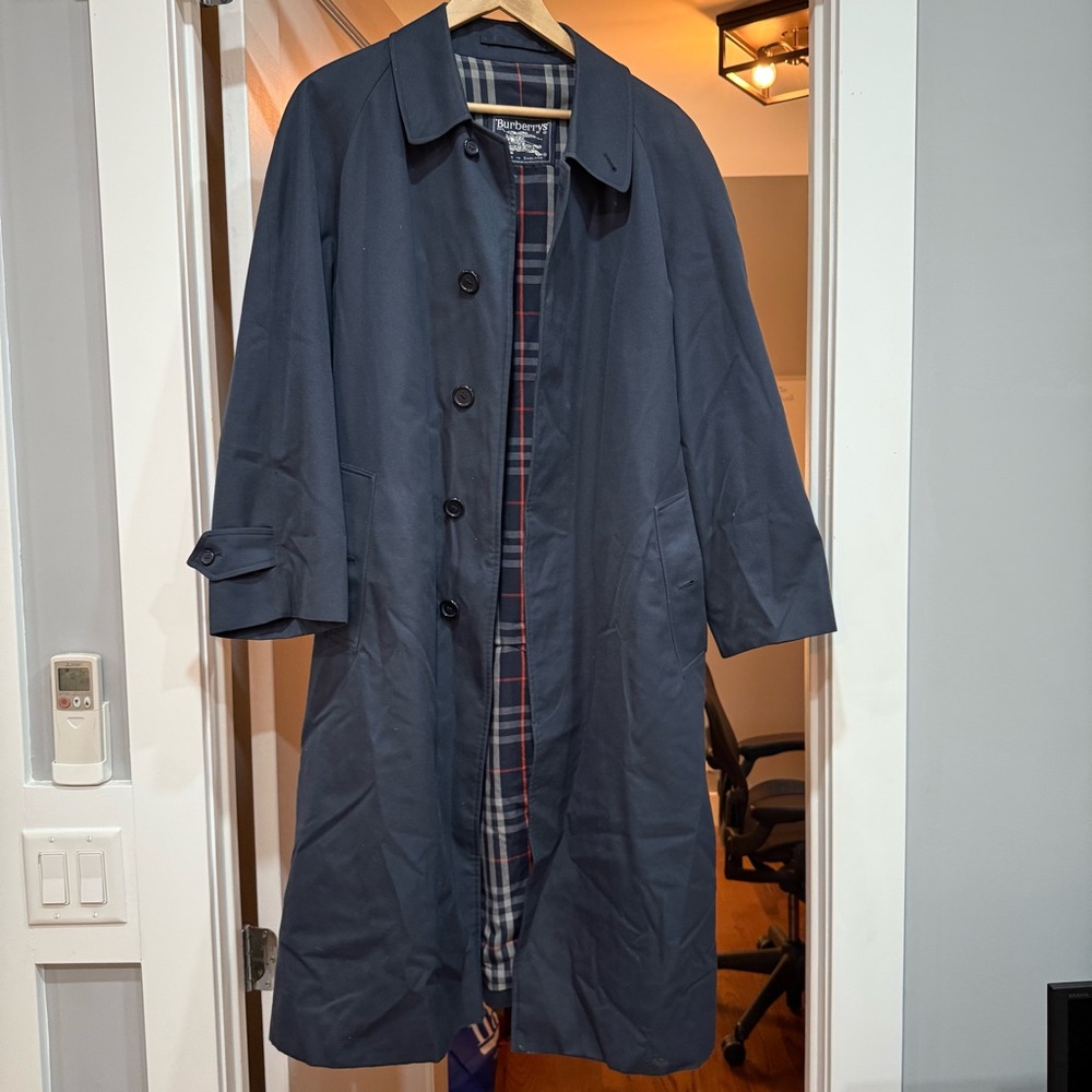 Vintage Men’s Burberry Navy Tench